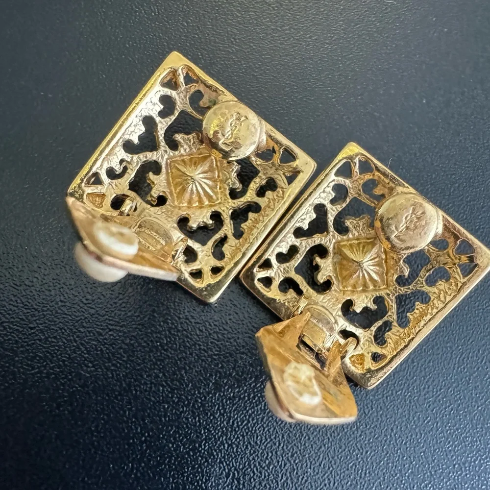 Authentic 18K gold plated Yves Saint Laurent vintage clip on earrings - Picture 11 of 13